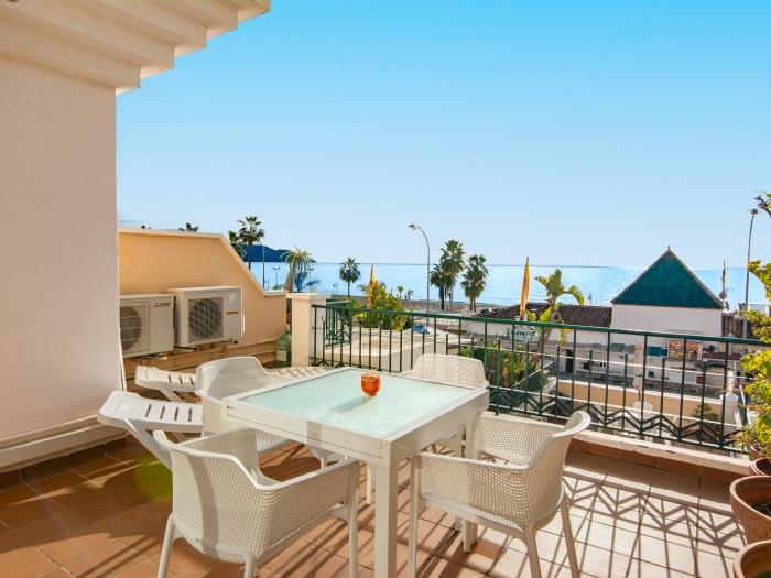 Frontline 2 bedroom apartment Burriana Beach