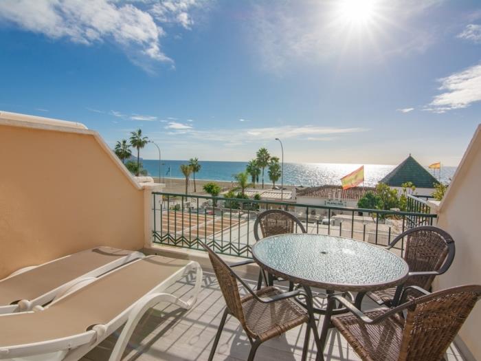 Frontline 2 bedroom apartment Burriana Beach