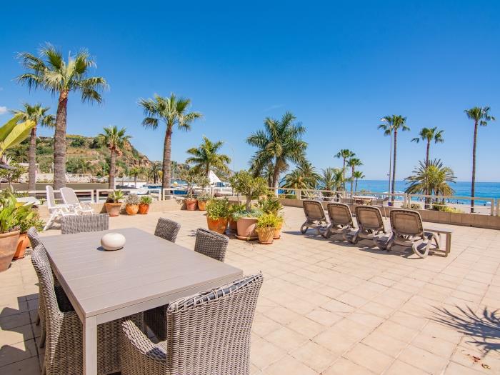 Frontline 2 bedroom apartment Burriana Beach