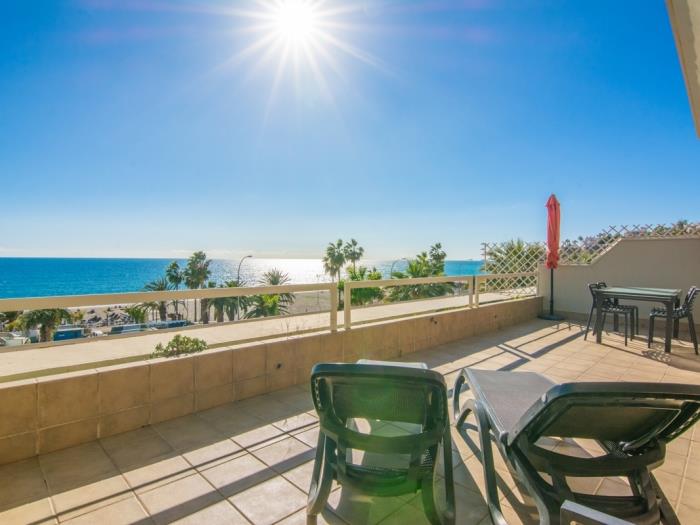Frontline 2 bedroom apartment Burriana Beach