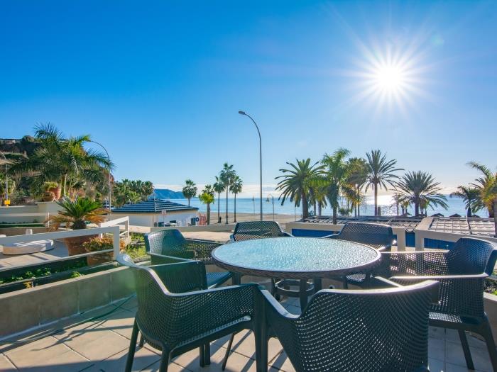 Frontline 3 bedroom apartment Burriana Beach
