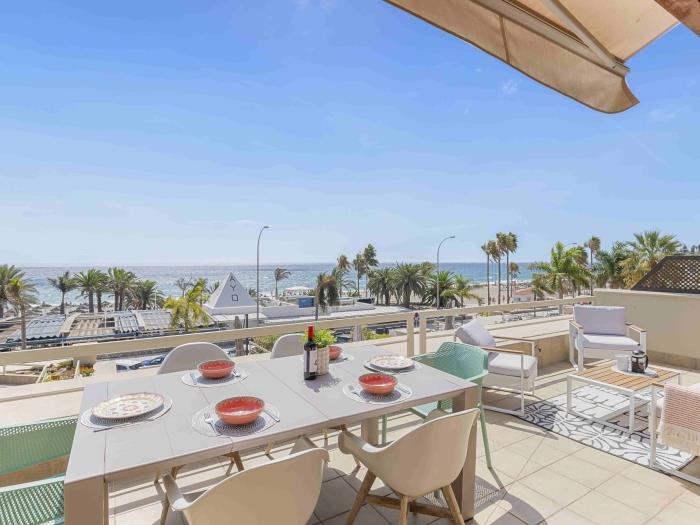 Frontline 2 bedroom apartment Burriana Beach