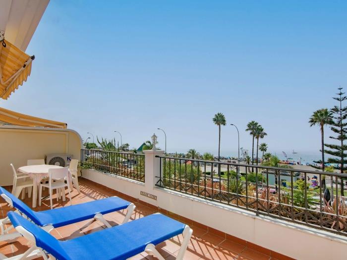 Frontline 2 bedroom apartment Burriana Beach